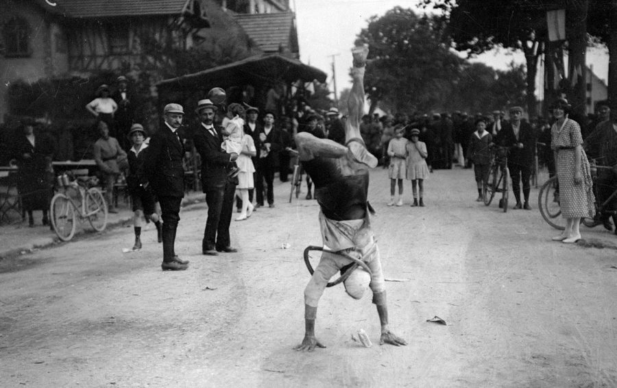 Jules Deloffre (1885-1963), az akrobata bringás